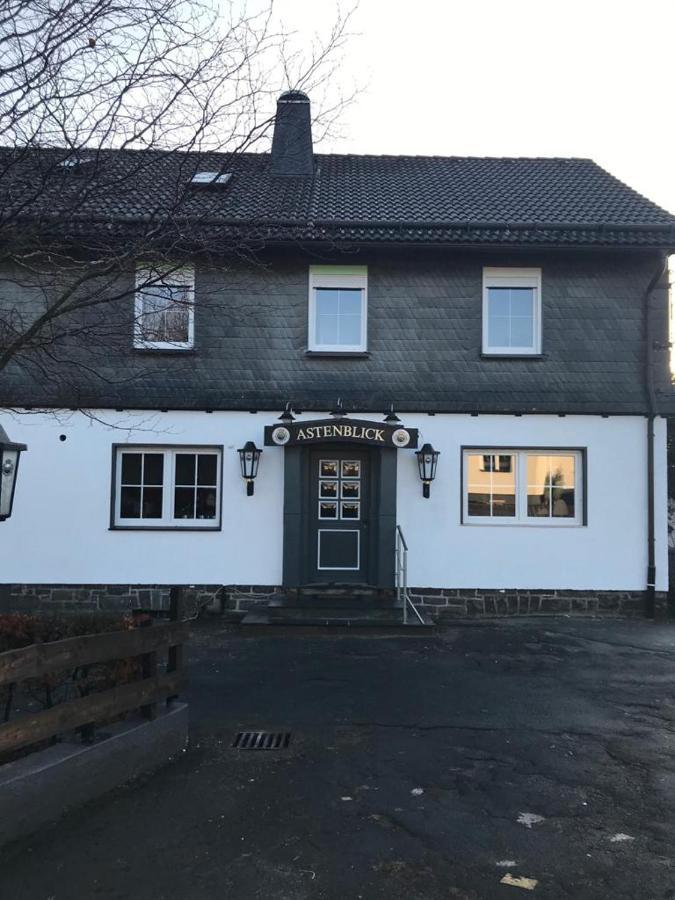 Villa Gast - Gästehaus Astenblick auch für grosse Gruppen geeignet Winterberg Exterior foto