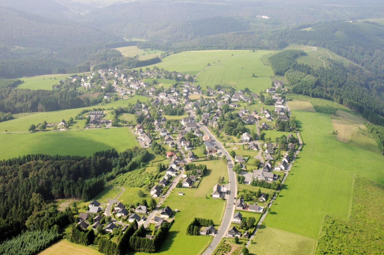 Villa Gast - Gästehaus Astenblick auch für grosse Gruppen geeignet Winterberg Exterior foto