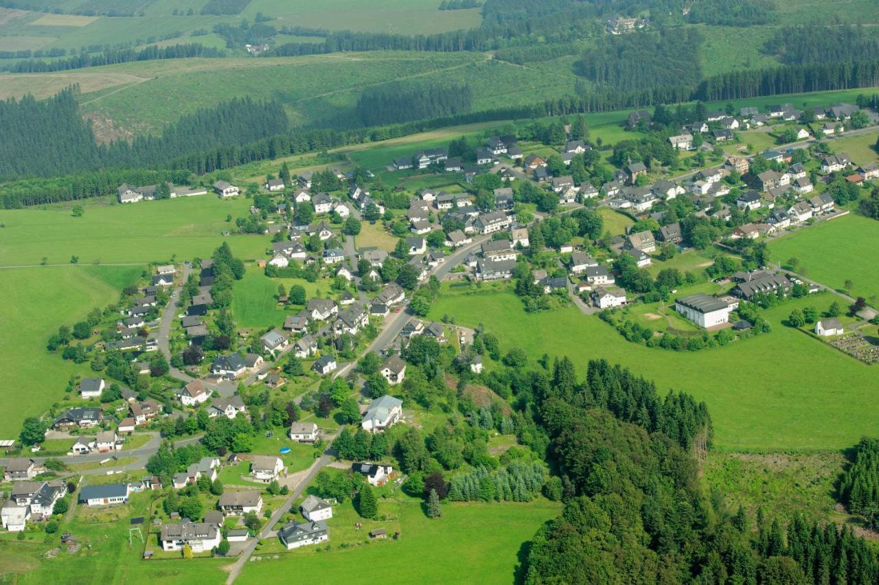 Villa Gast - Gästehaus Astenblick auch für grosse Gruppen geeignet Winterberg Exterior foto